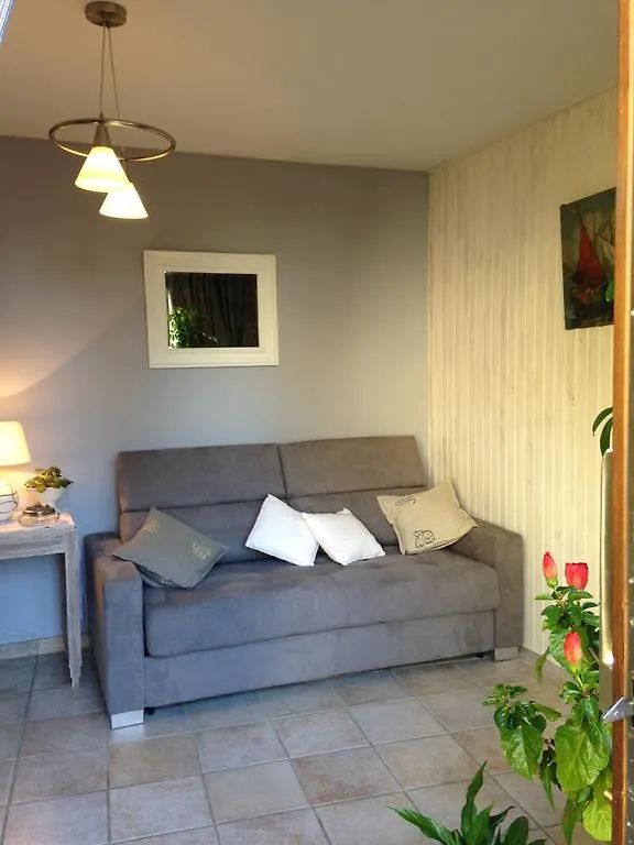 Chateau De La Saone Lens-Lestang Bed & Breakfast